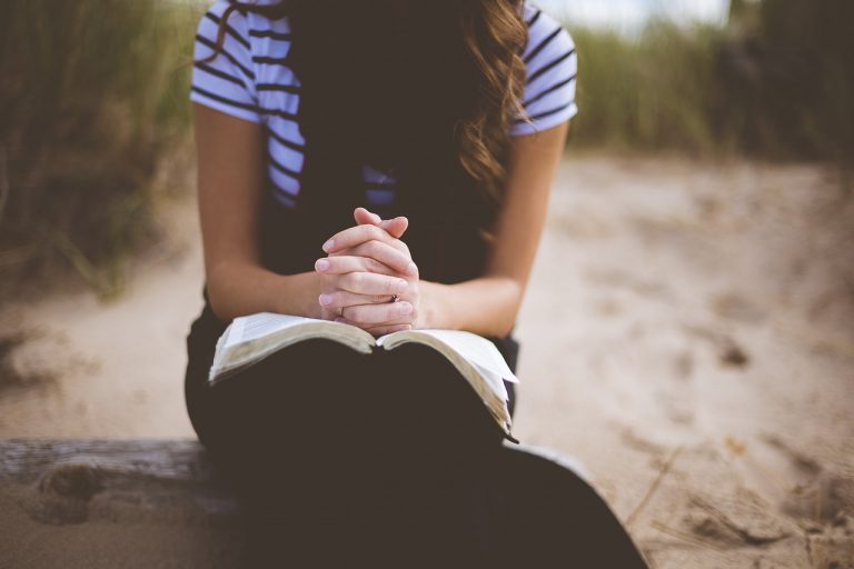 The Power of Praying Women in the Bible – GEB